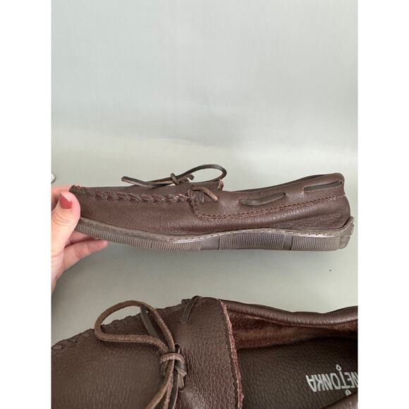 Men's Minnetonka Brown Leather Moccasin Slippers 10M Driving Shoes EUC - Picture 5 of 10